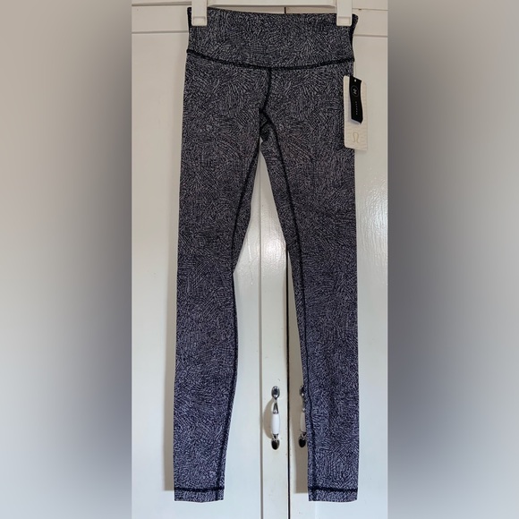 Lululemon Athletica Black Skinny Jeans with Striking Pattern